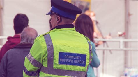 how to become a pcso.